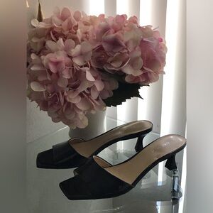 NEW BLACK PATENT LEATHER SLIDES KITTEN HEELS SIZE 10